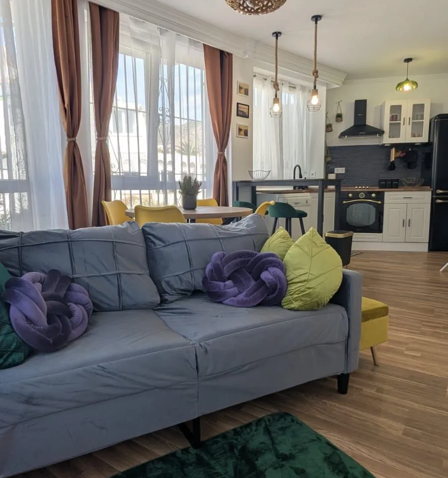 ea3f6e2a-f0e9-4eb0-b75d-8fba94048589