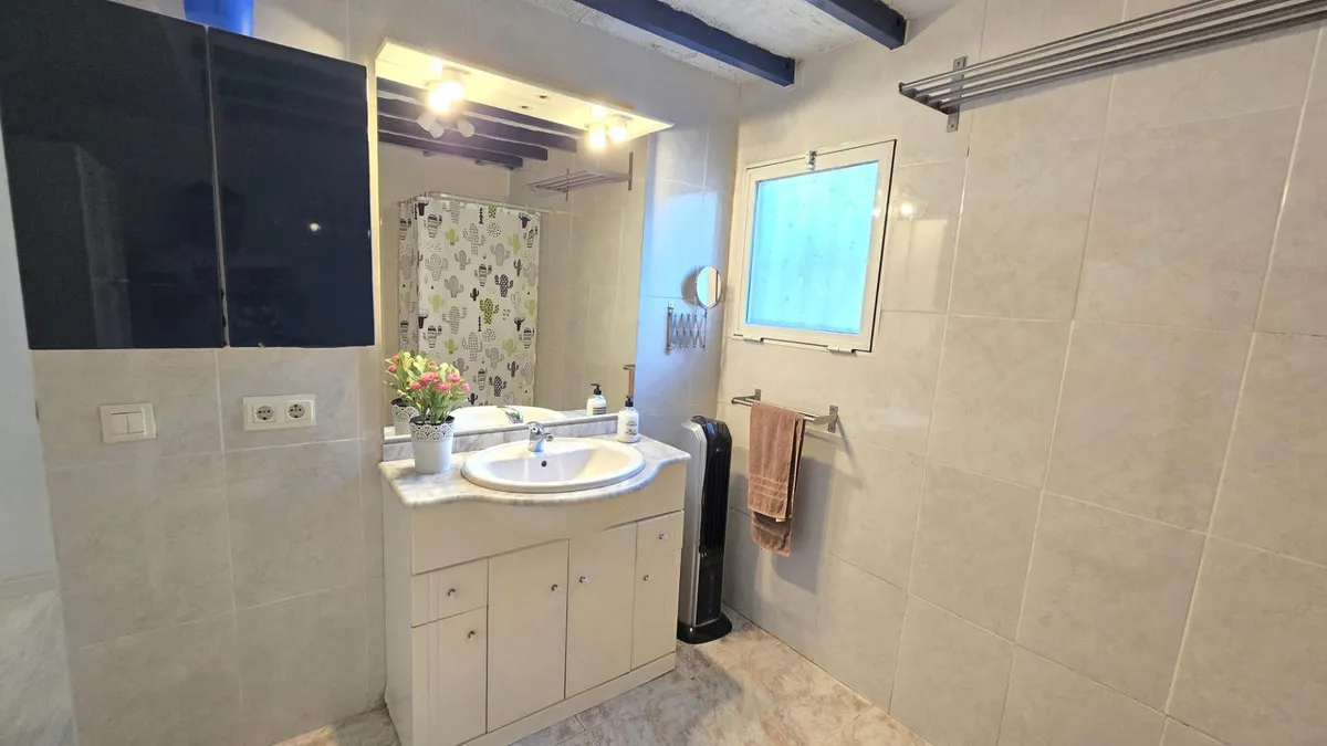 6a269dfc-e31e-4c44-b1f5-7fa3fb4791a4