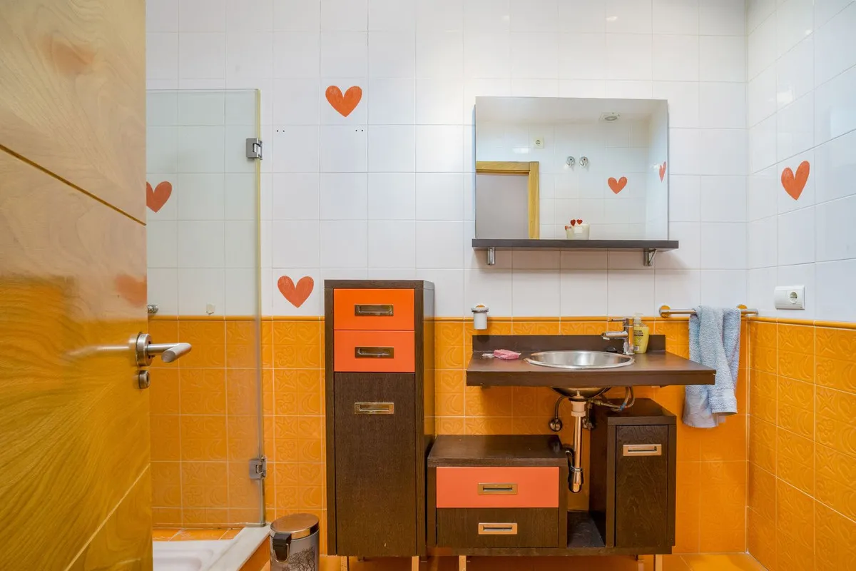 7d5a8ef2-a5c9-478a-bc14-6d762fa2c418