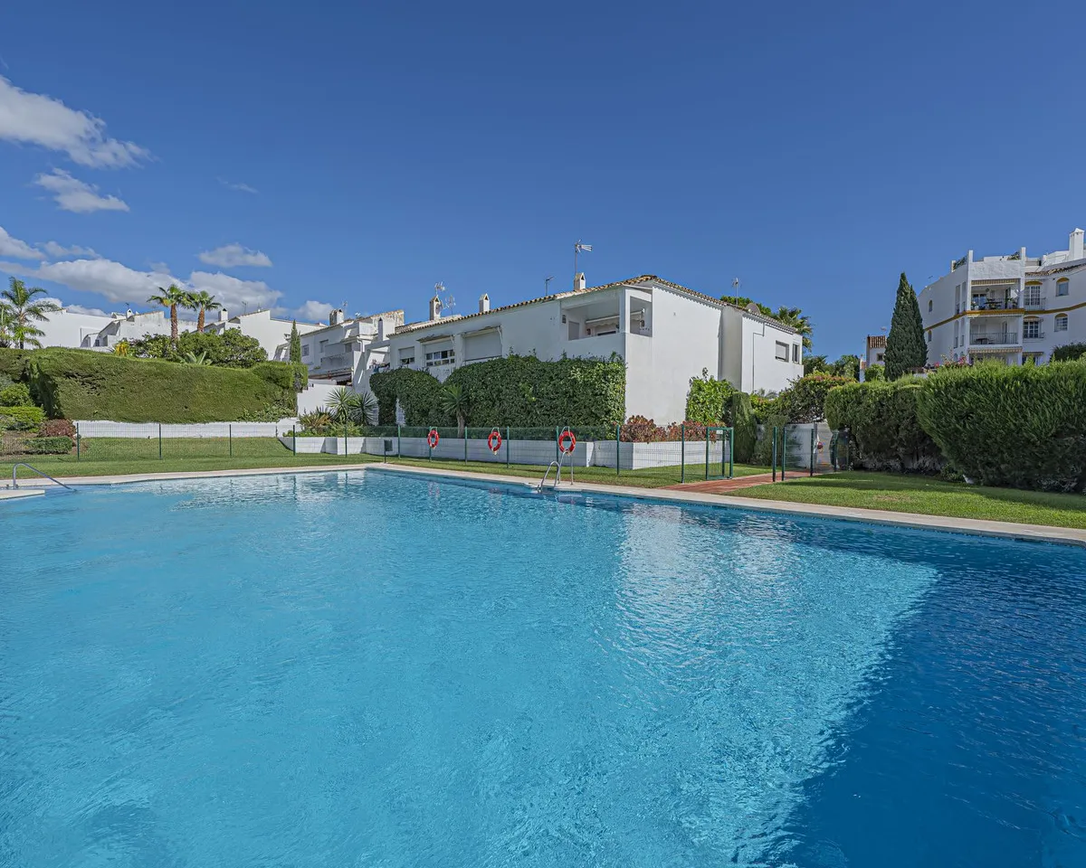 8aab12c9-7c1b-4f40-8ffa-42657a9c90de