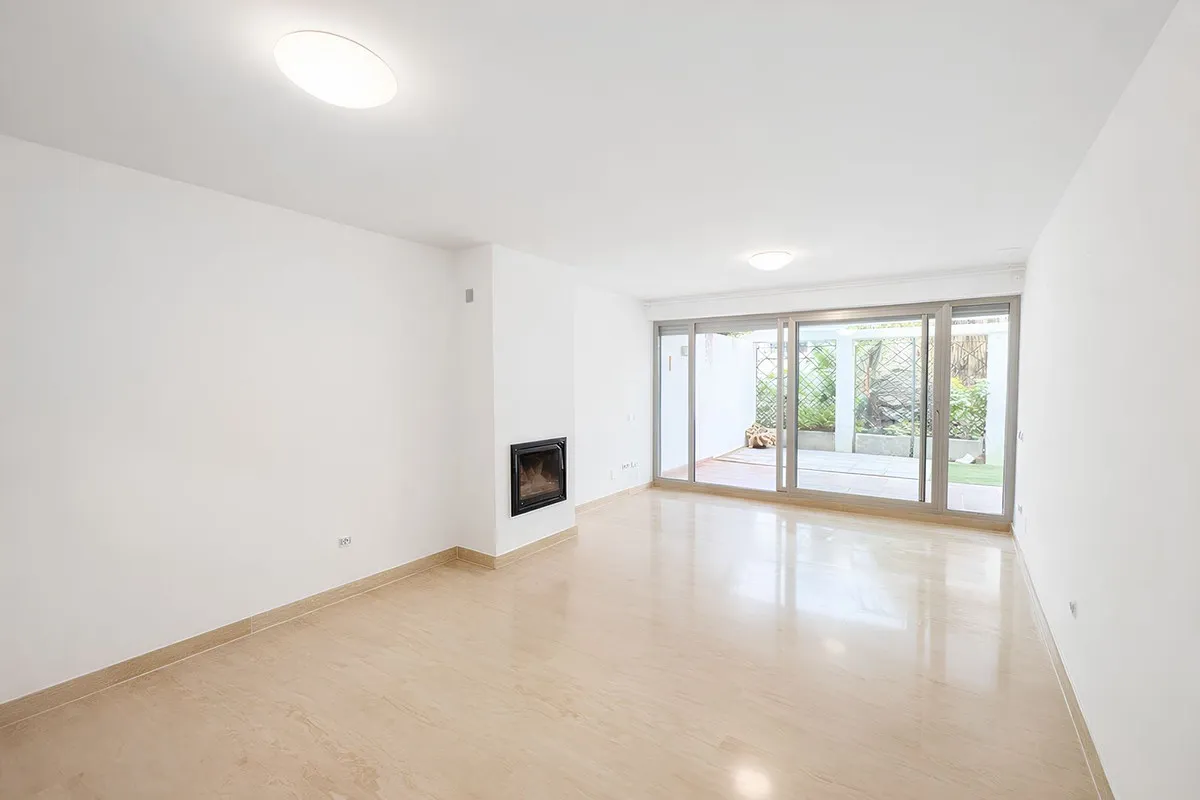 fe690010-d852-4ba6-82cf-91db0accc1ce