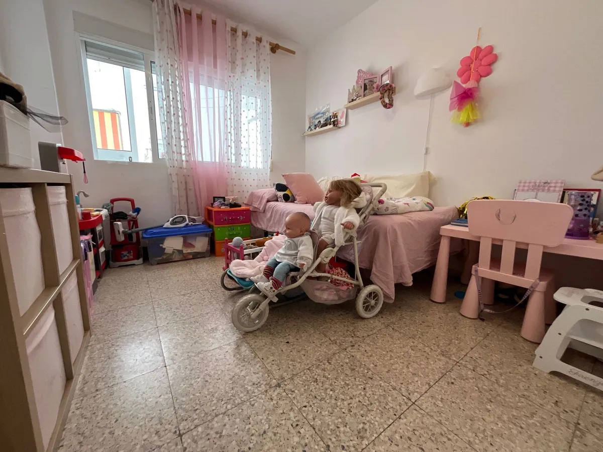 c7b7a75b-4991-453a-86f9-d29c6fb86064