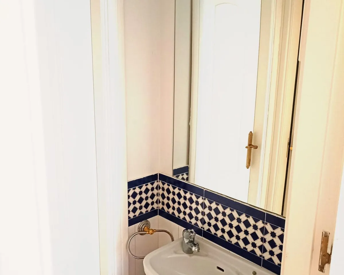 b27316ae-723d-40b2-8ef4-6c4043229a13