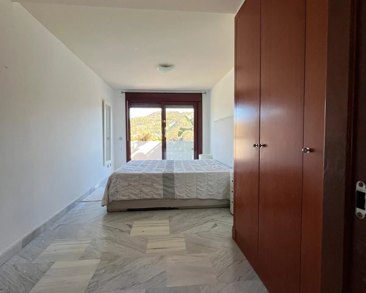 e39b5a13-76ce-423c-954a-577760b11d13