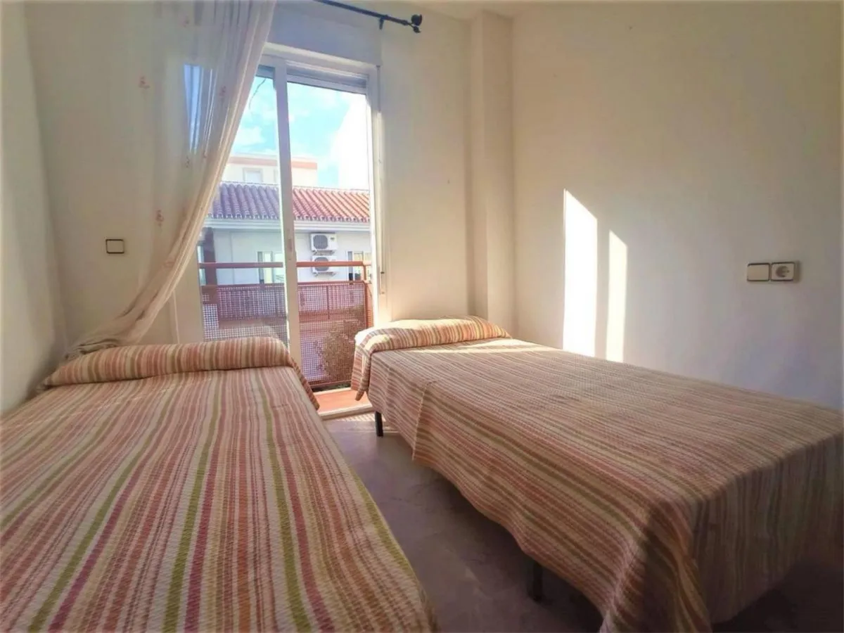 80f67880-b2a6-4a88-974c-f45f9ea5054b