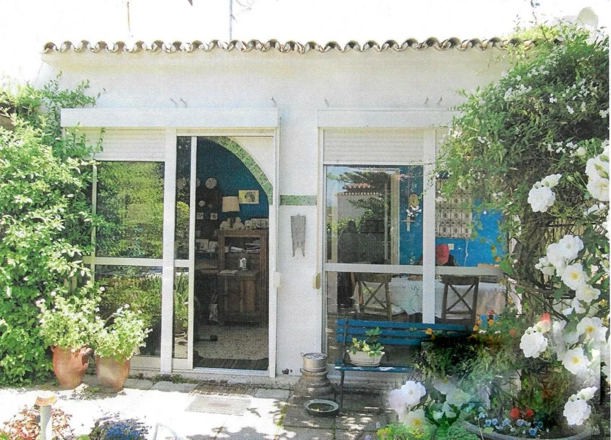 c8a43370-a1e5-4432-ab59-505e33c8429d