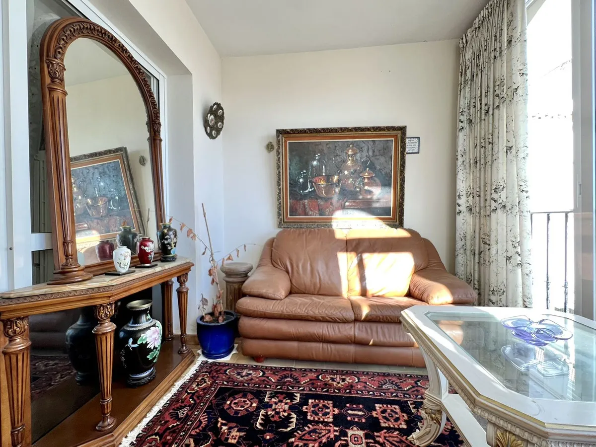 9b2db71e-563b-49a7-8387-e319e78a9429