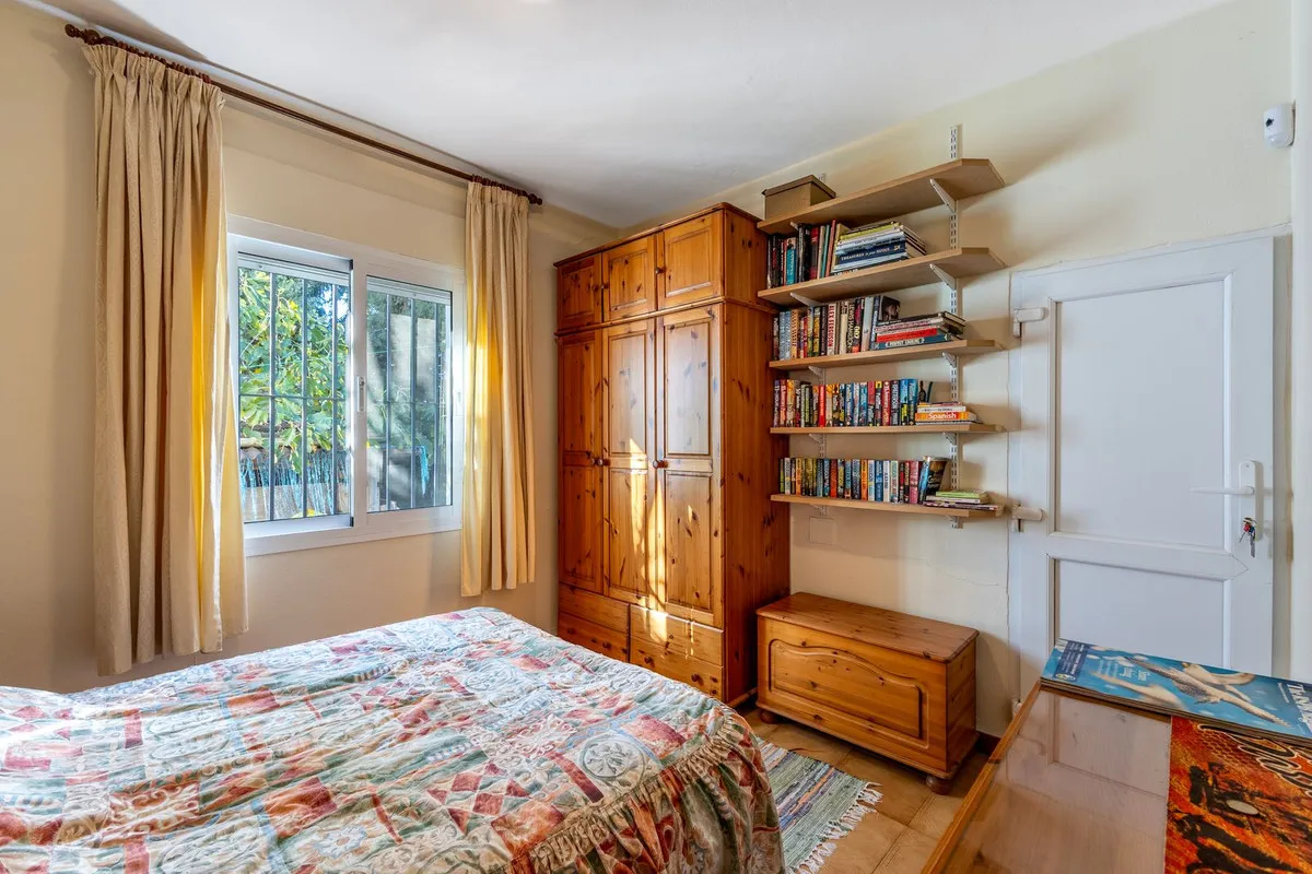 fb8cdbb8-96c9-415a-a07e-2b7d3a6c3e83