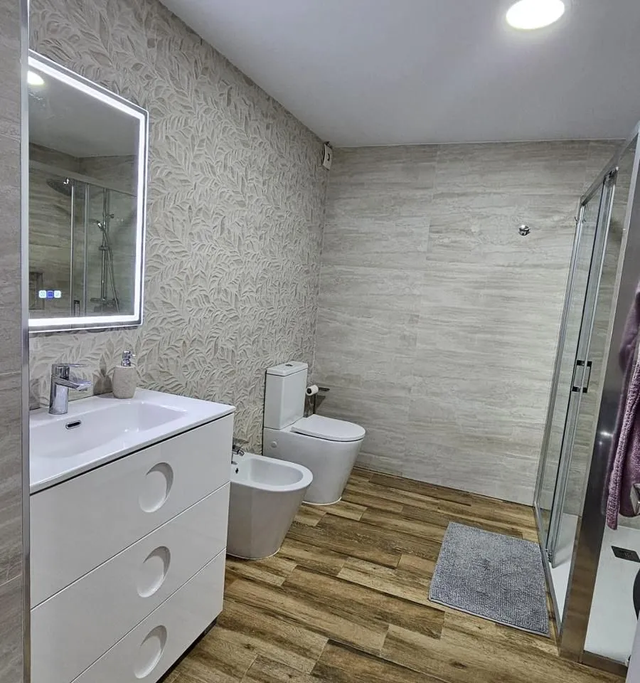 21f355ce-3aed-4621-a5f6-449509f8b6e1