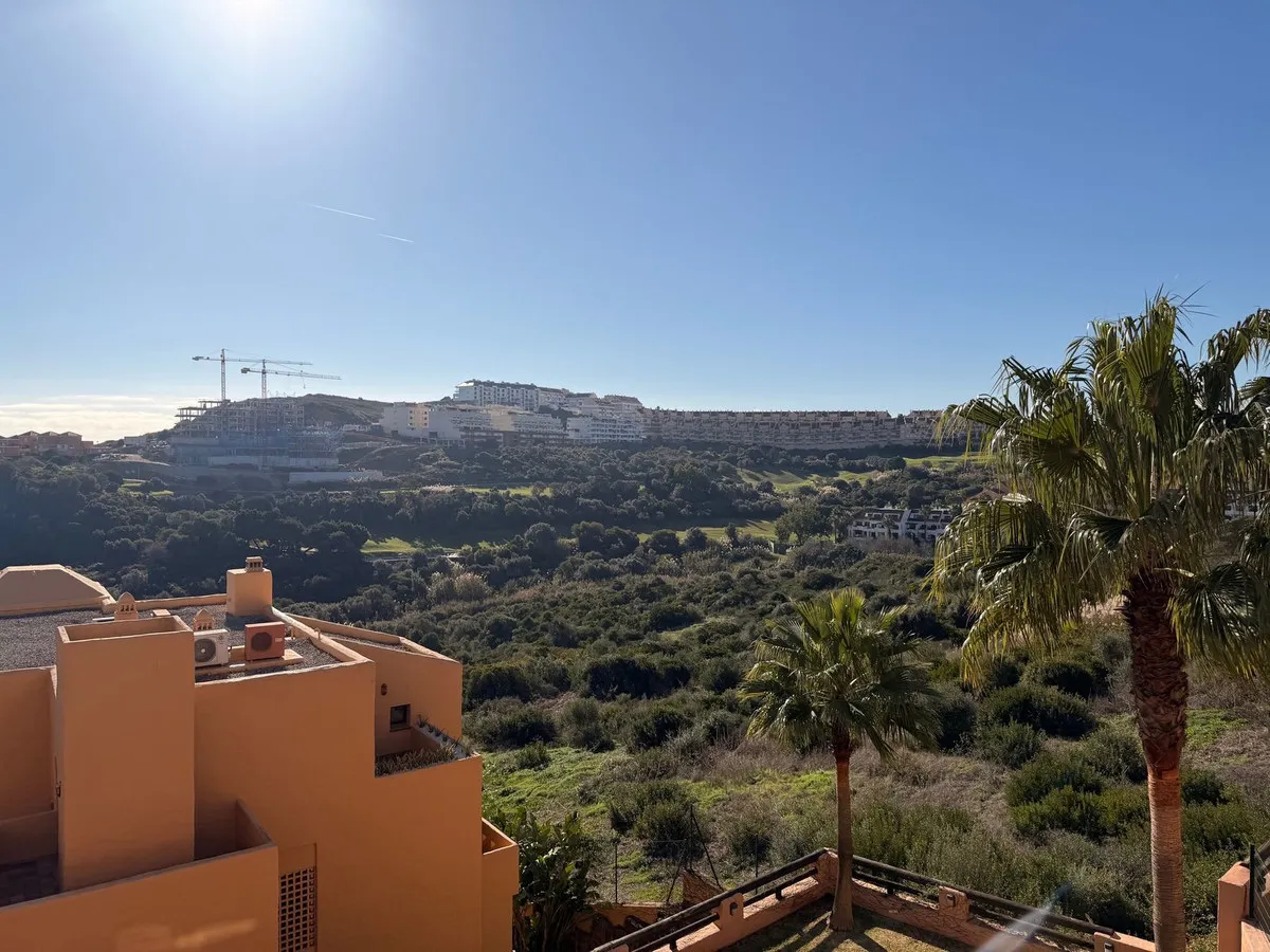 bee1c4f2-e863-40b8-a22a-aa28eb2a0e40