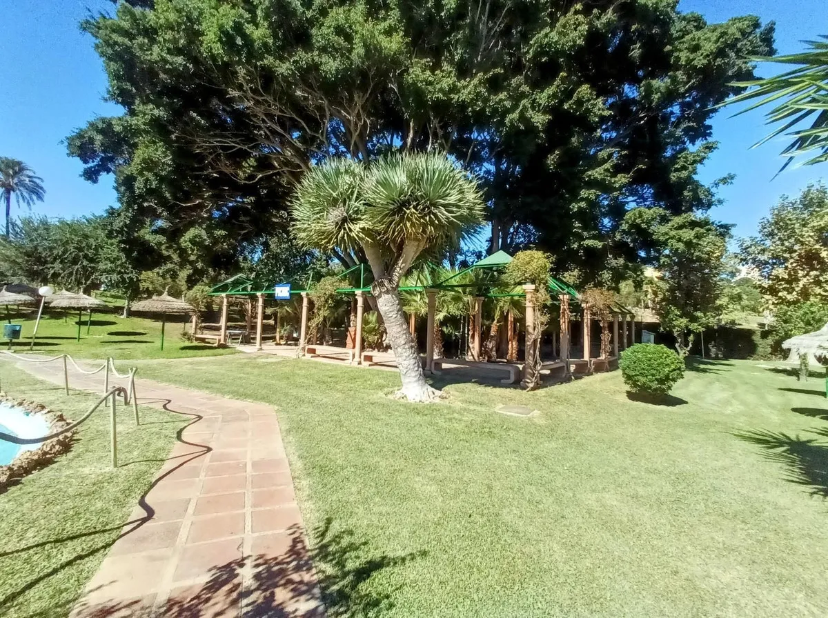 50033df9-7bb5-4e53-81b2-b5b9ebf2c4de