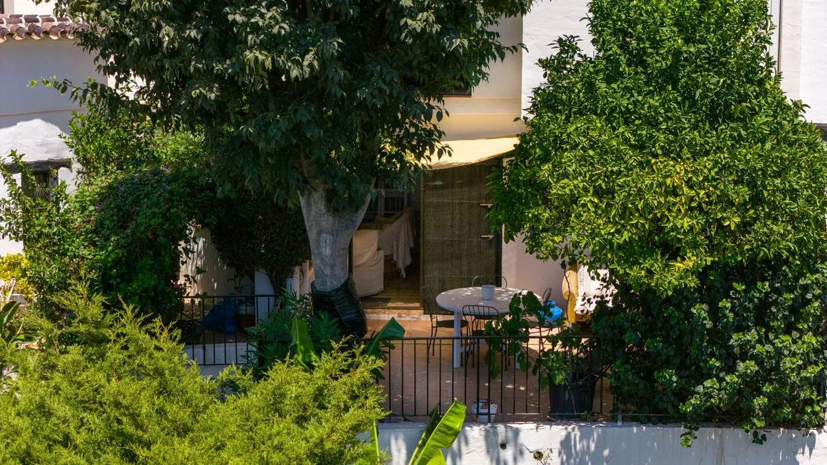 1d707fca-824a-4a42-8fcc-a5cb5cc51ca2