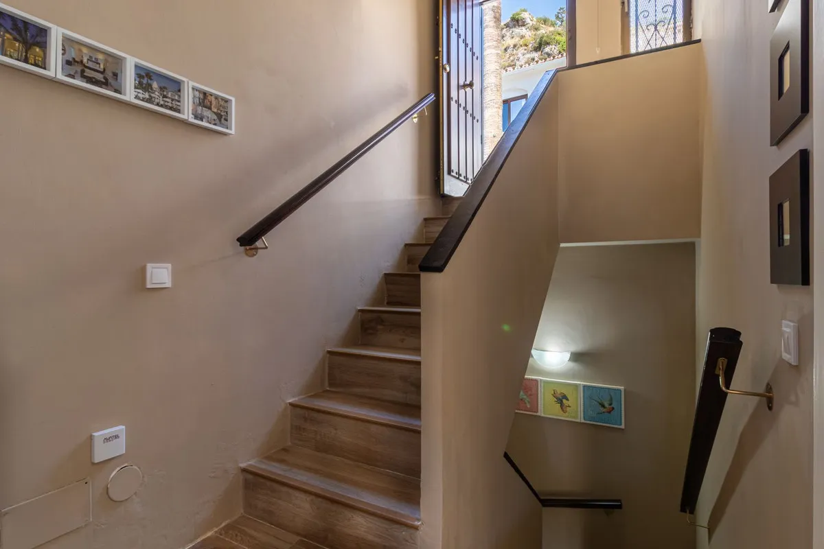 c1b2478b-e217-4305-874c-dcc9fec81c47