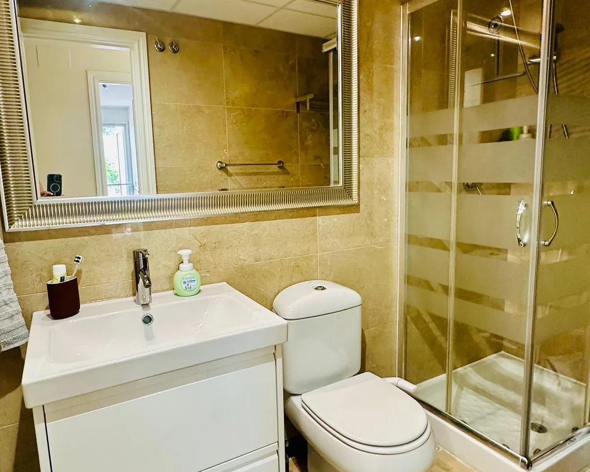 d9038784-48f0-4b5b-aa12-5f96c7ec0837