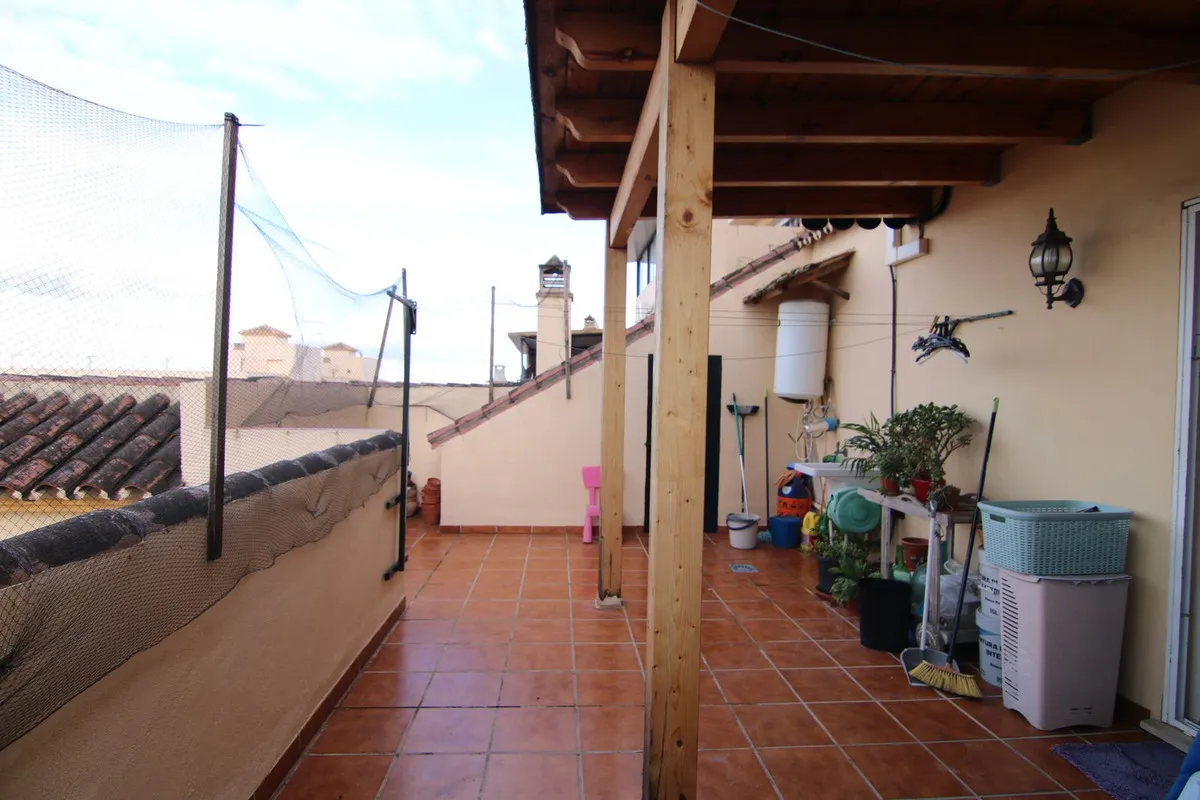 Charming Duplex with Terrace and Scenic Views in Coín
