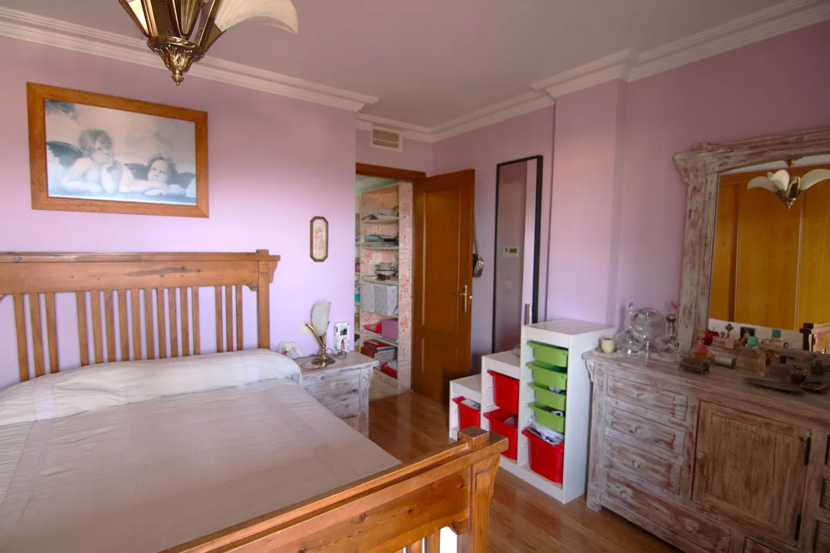 fc14f8bb-2b90-45e3-8b13-7600b81a8e0a