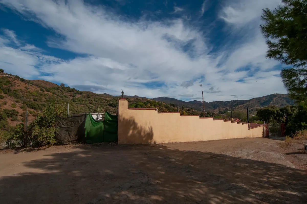 5dfb0cf4-e3d1-47ef-a607-bf776d147493