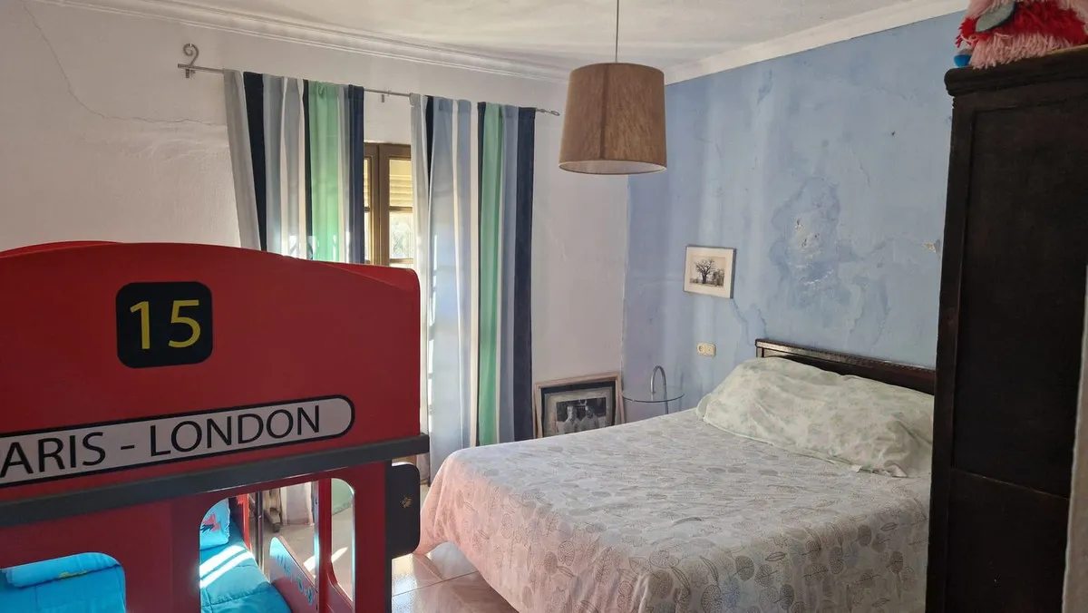 3e7006e1-0382-4dc7-8ebd-9043a3b542e7