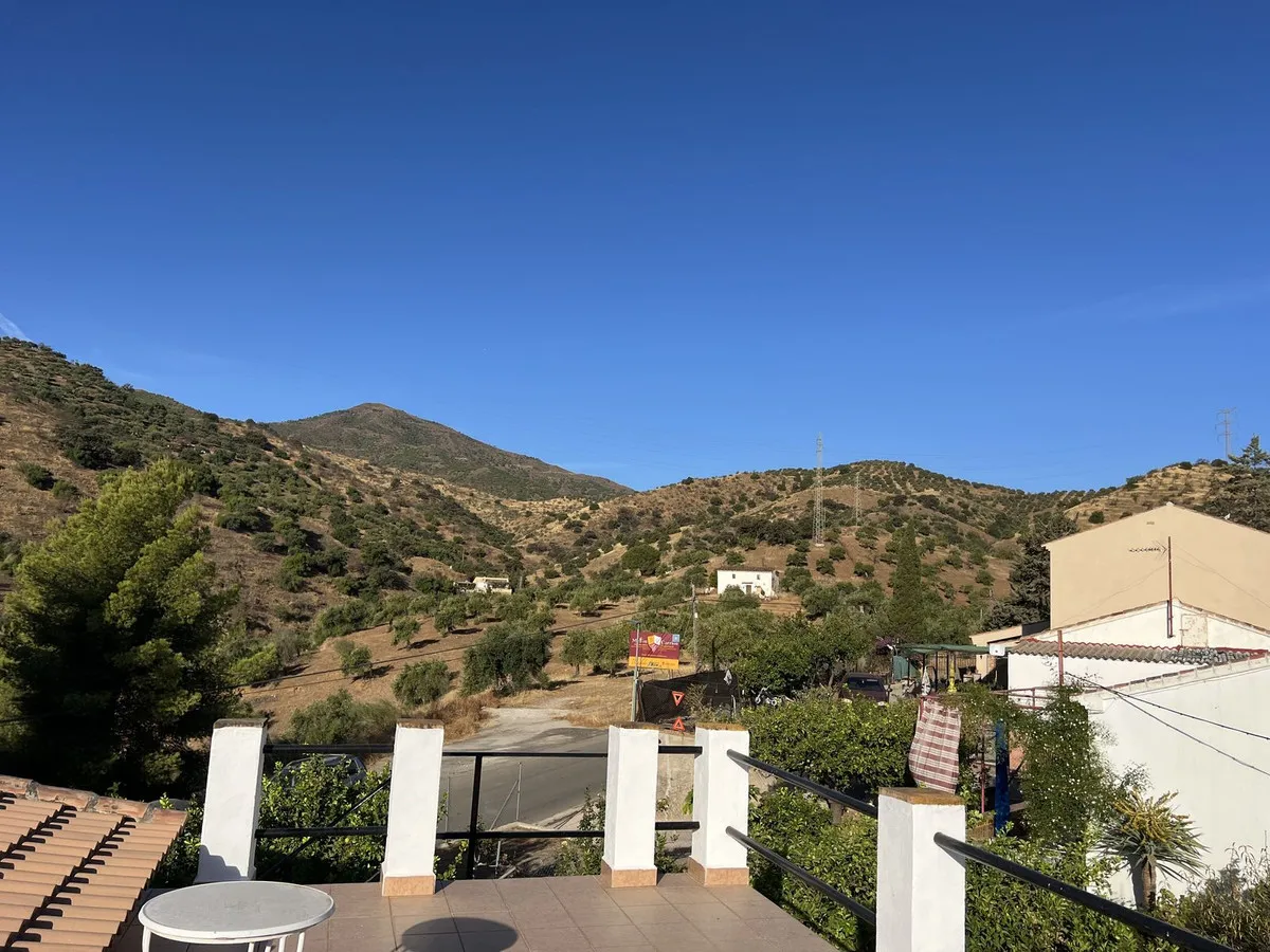 f95a40c4-f804-445b-b50d-82142430a041