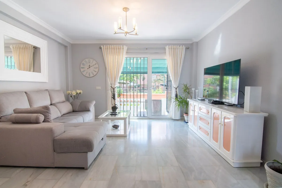 153c33e6-7f6d-4e63-a6cc-ca6f953f3edb