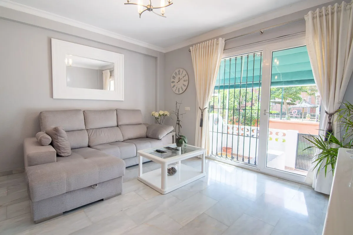 2e977164-5514-43a5-99c1-60c5355c76eb