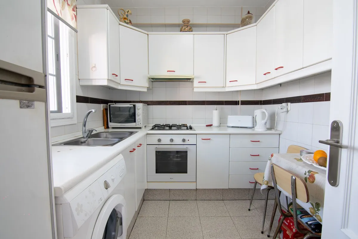 484c998d-fd01-4584-a699-fda6b7e03937