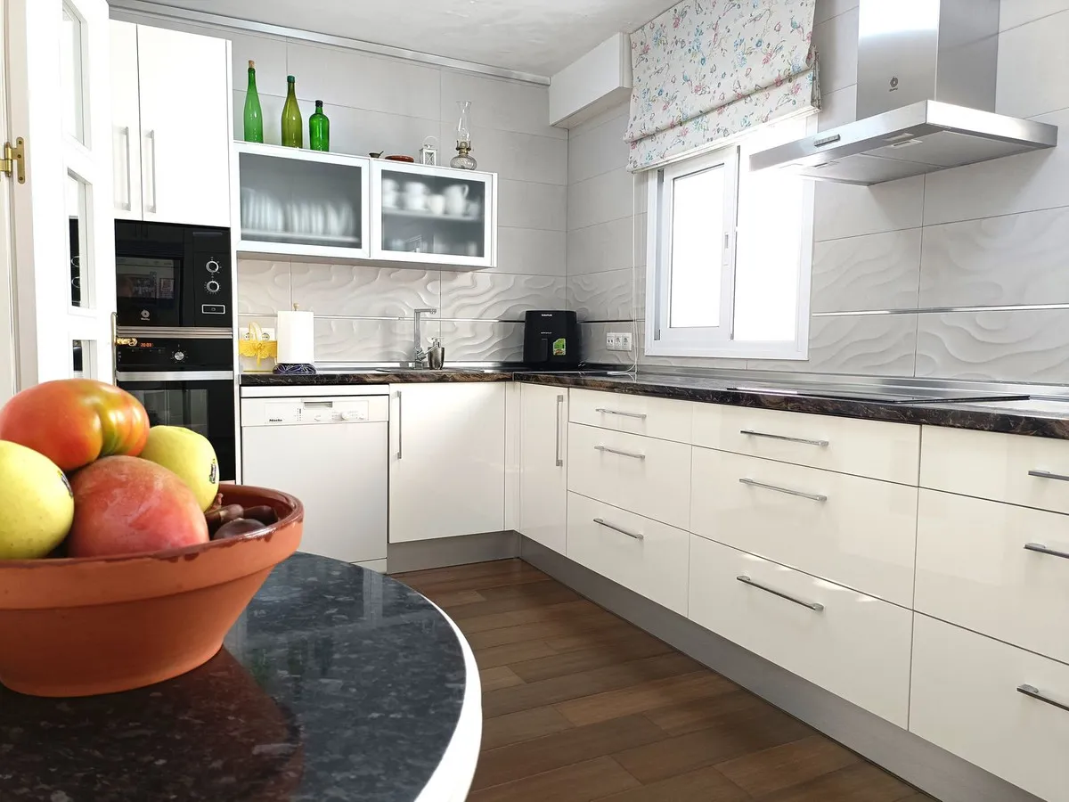 Smart Living in City Center: Renovated 2BR Apartment