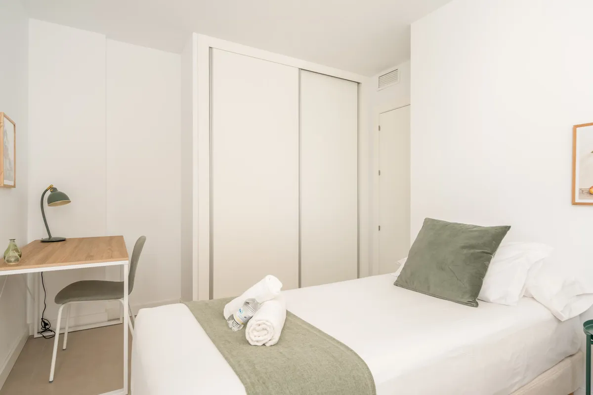 8b48d787-3e21-41bb-8ef2-c2ee80646e22