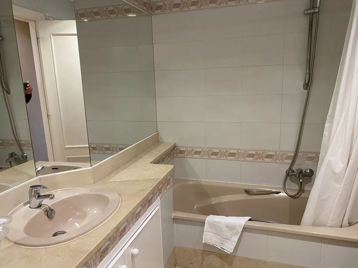 fb0eb75d-4b2a-41a9-b956-93fa5255f385