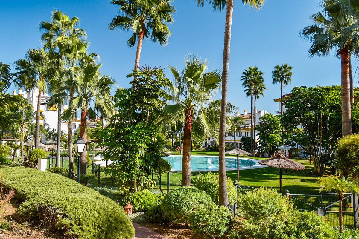 afb15da7-8a64-43eb-bfba-8bfe1a9bf78f