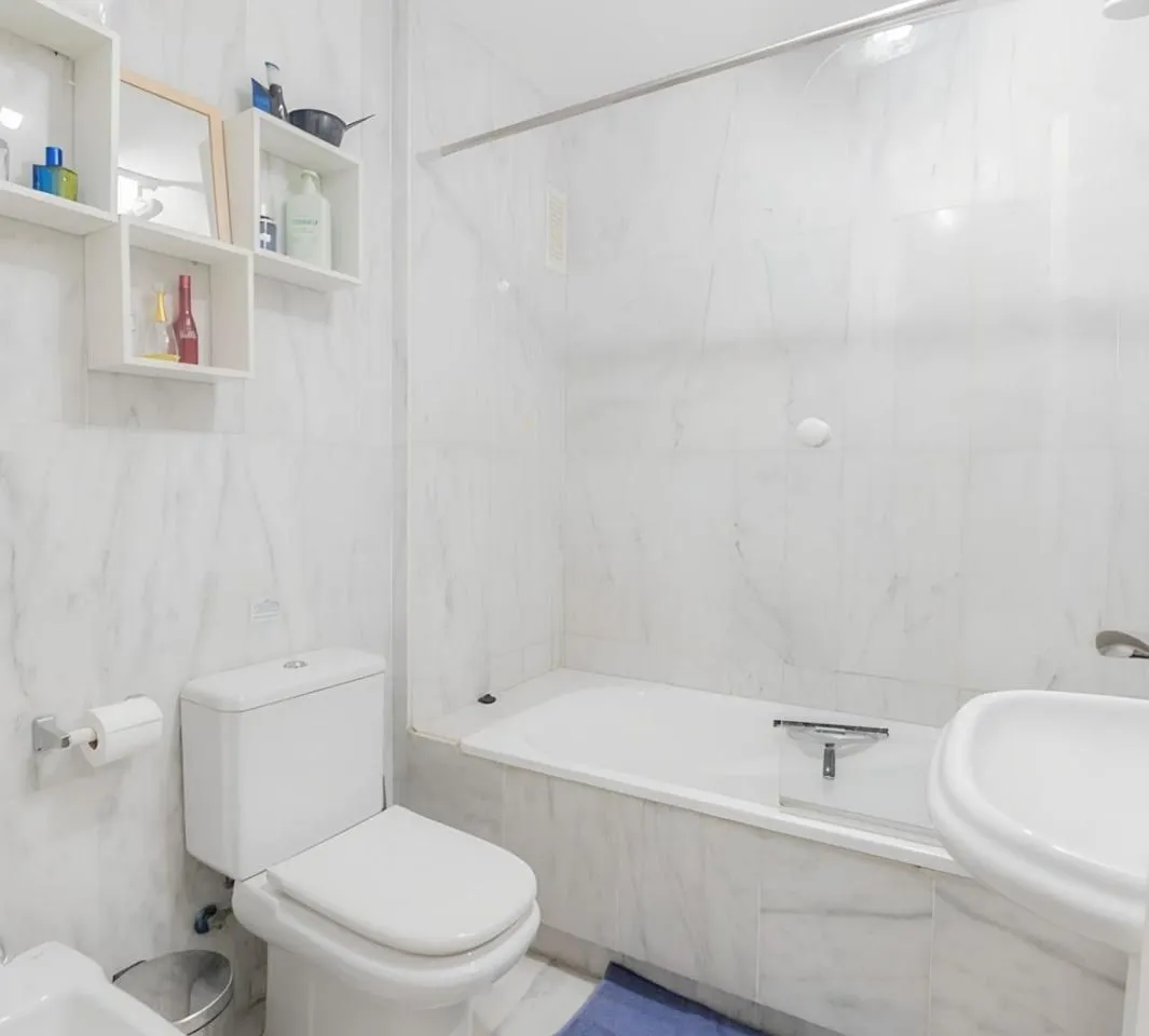 b75080f0-a49d-4cb5-8d08-4cb2e47c4784