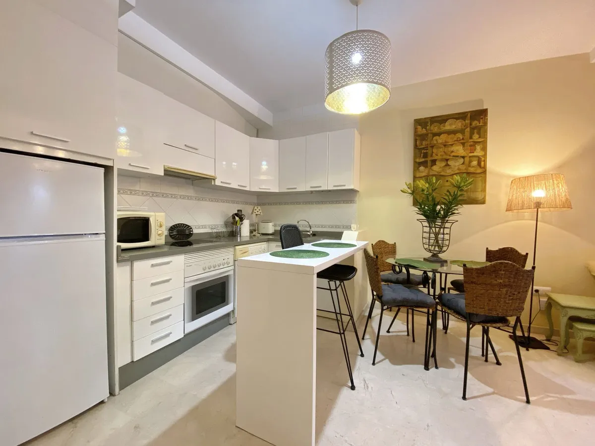 a5c6abd0-0c9b-4f44-b594-41e5158ee3f5