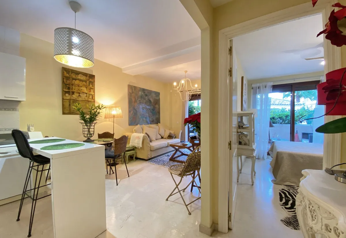 adeb98d6-7c6a-4e0d-a8e9-6bc331b36e80