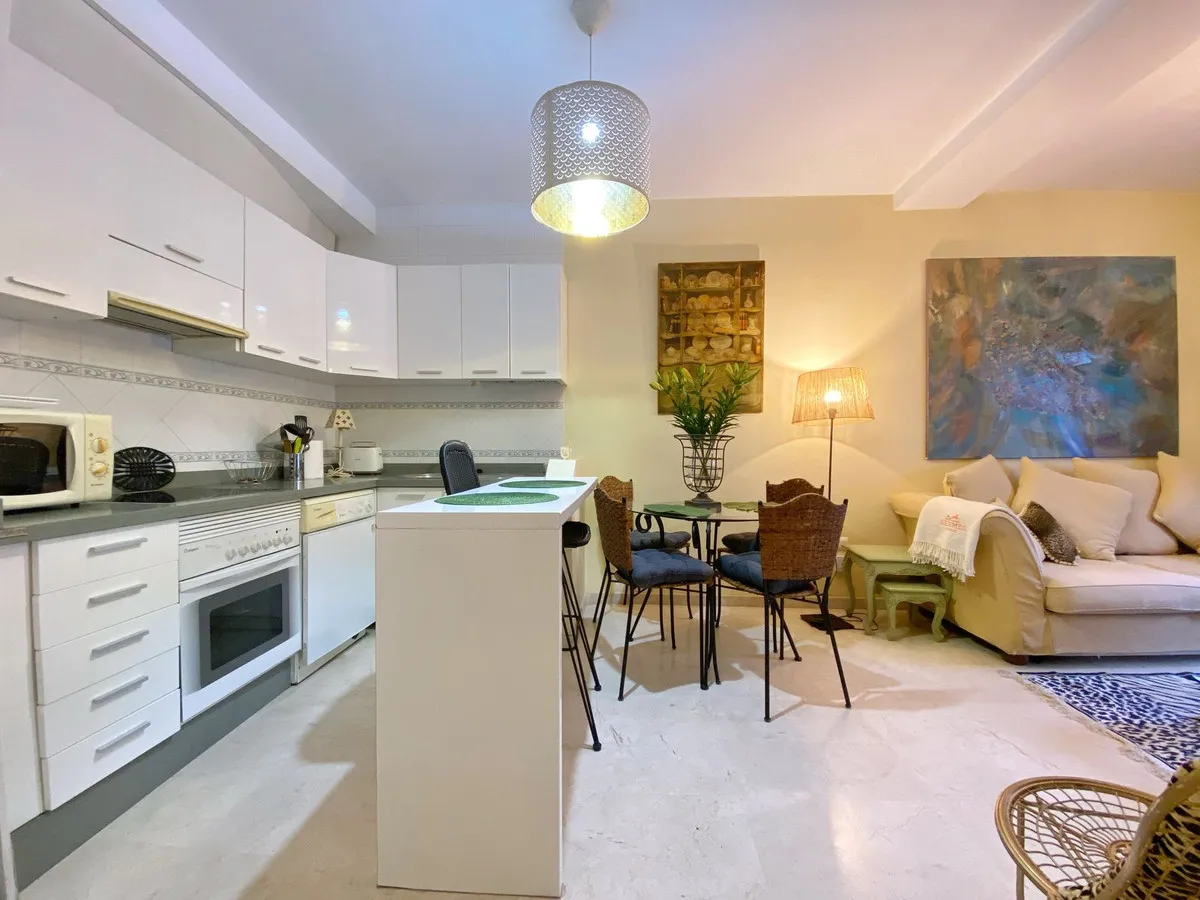 cd4d0c12-d335-483a-985f-1b70106112c2