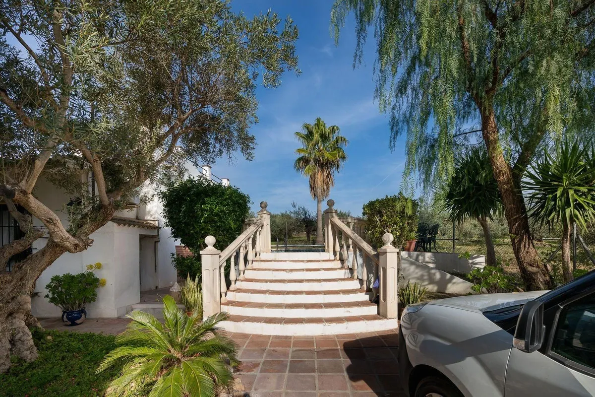 0d7947f7-6693-4420-a367-0f987d541b80