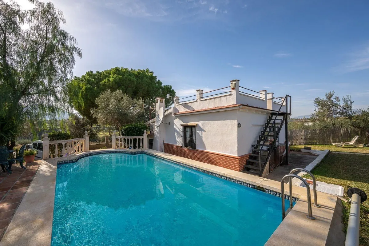 a2fd8249-51aa-42e3-9892-6688f505a8a2