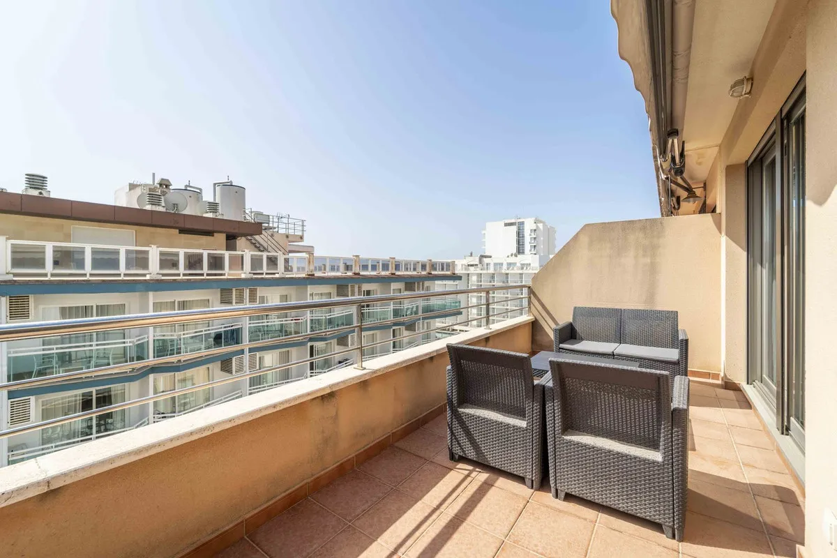 3000f9b4-7044-47b5-b797-a721d78281f0