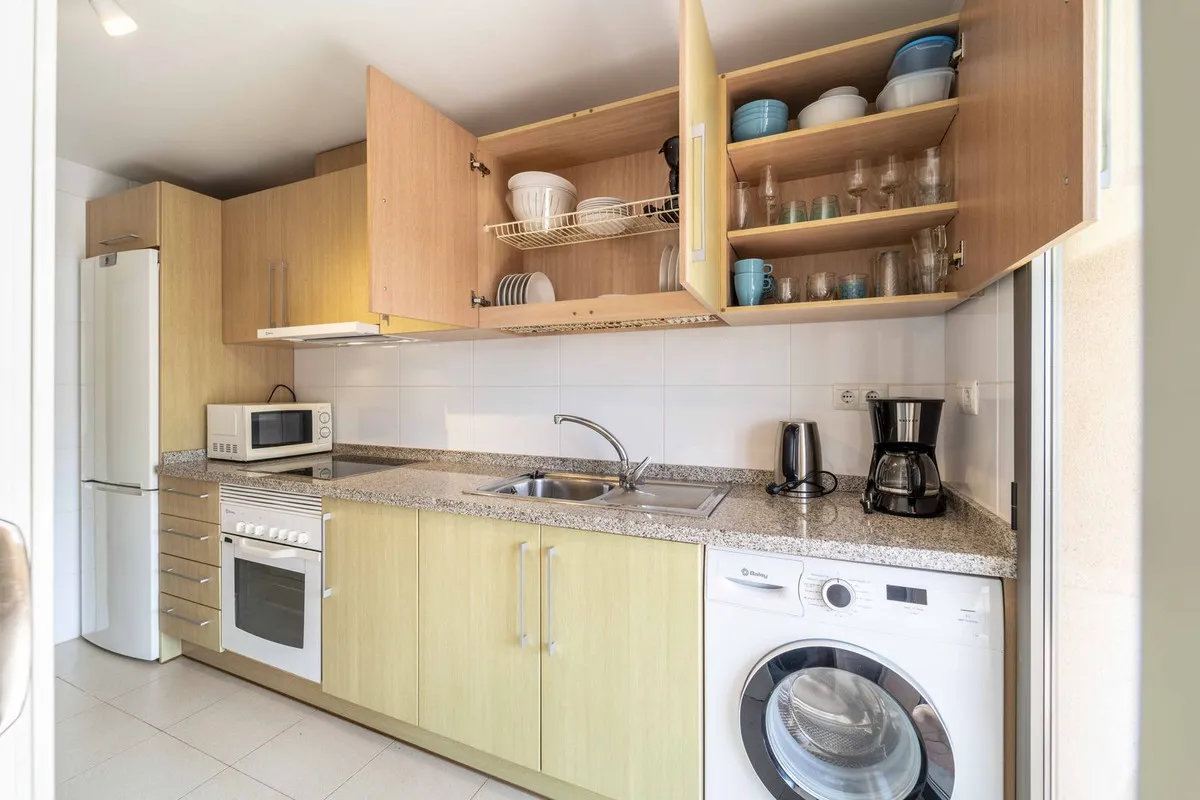 f5ec5376-c42e-42bf-8592-e109ac6d5ae1