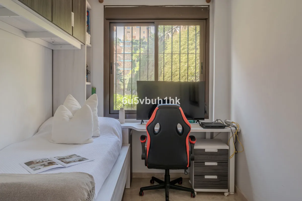 6a70da32-a4b3-4d28-a79f-d2f5e59b7203