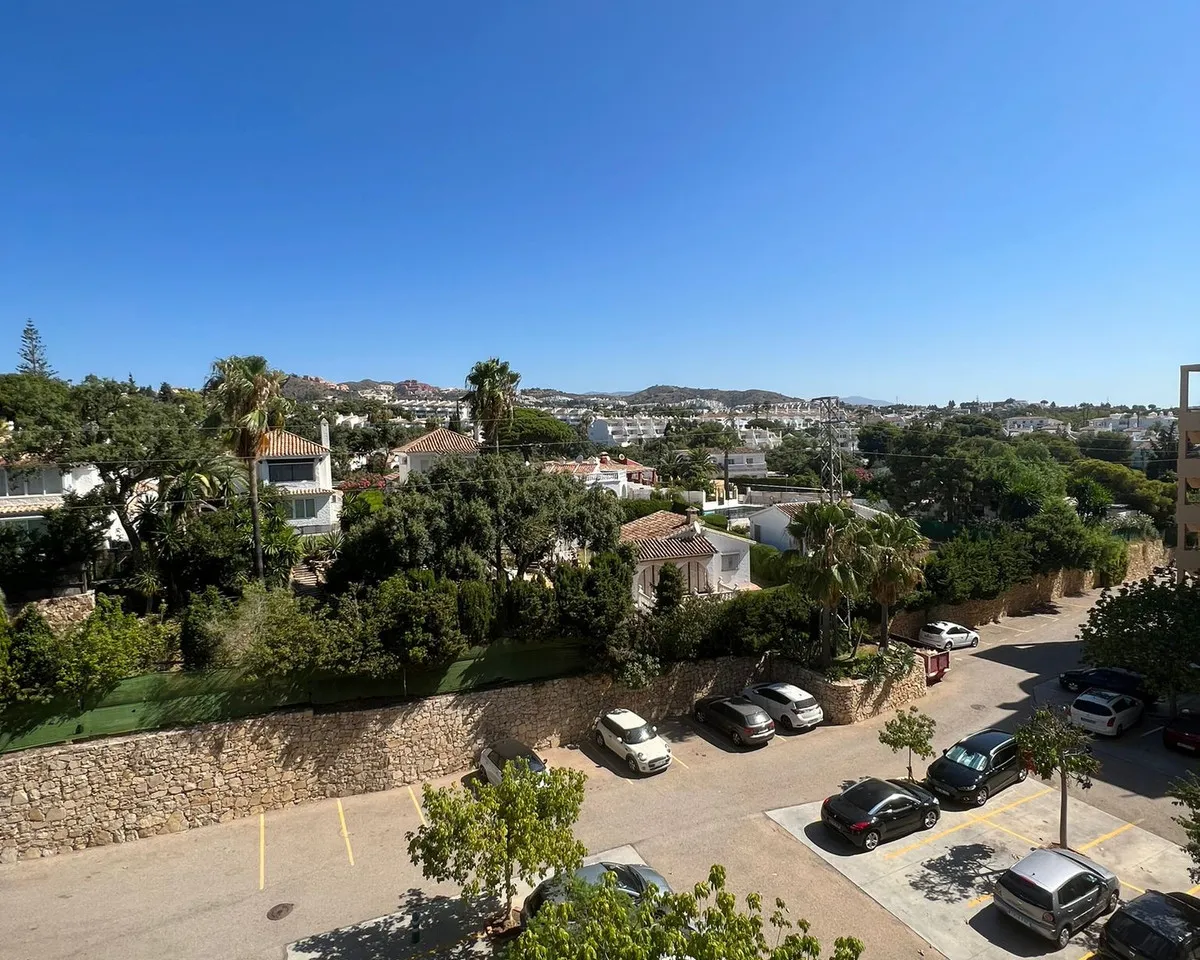 2e739a69-1a2c-4aea-8311-9e9a86c834e2