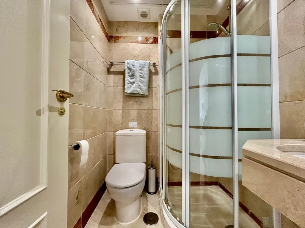 3672f867-afb8-4d42-afd0-21e3b0fb6830