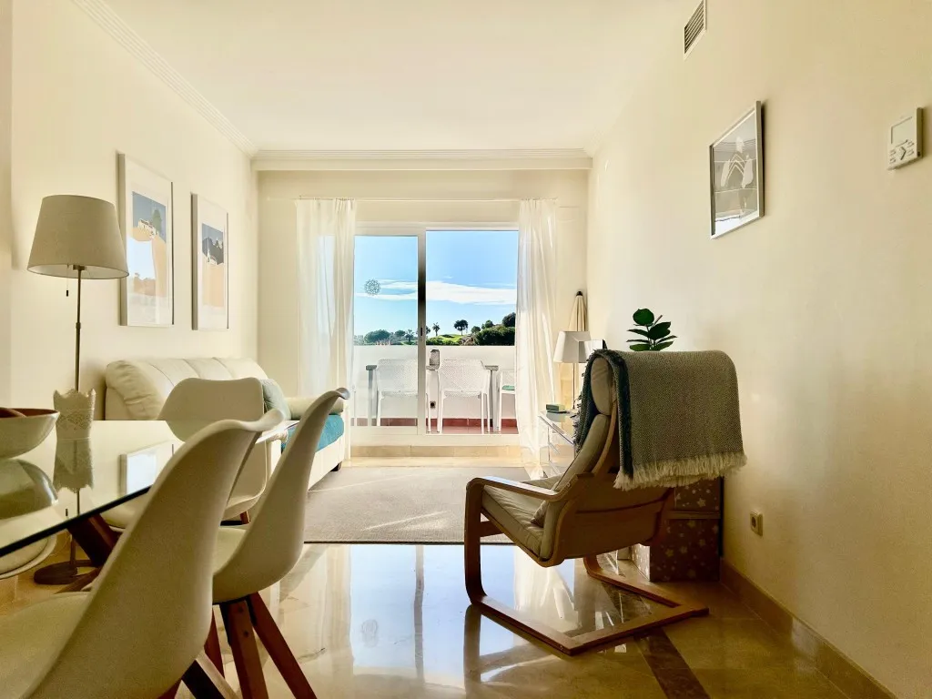 93b9a3c5-3568-41a3-aa19-3db05ecee8c9