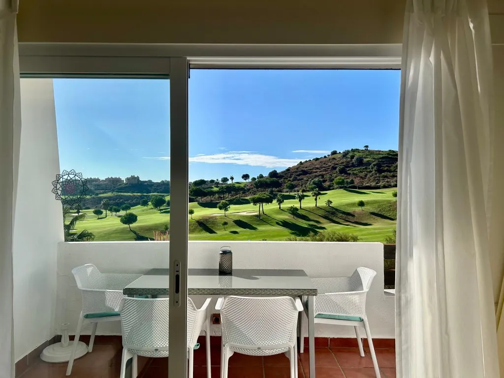 c8cb3734-186e-4f0a-9645-54d1cdbadd1a