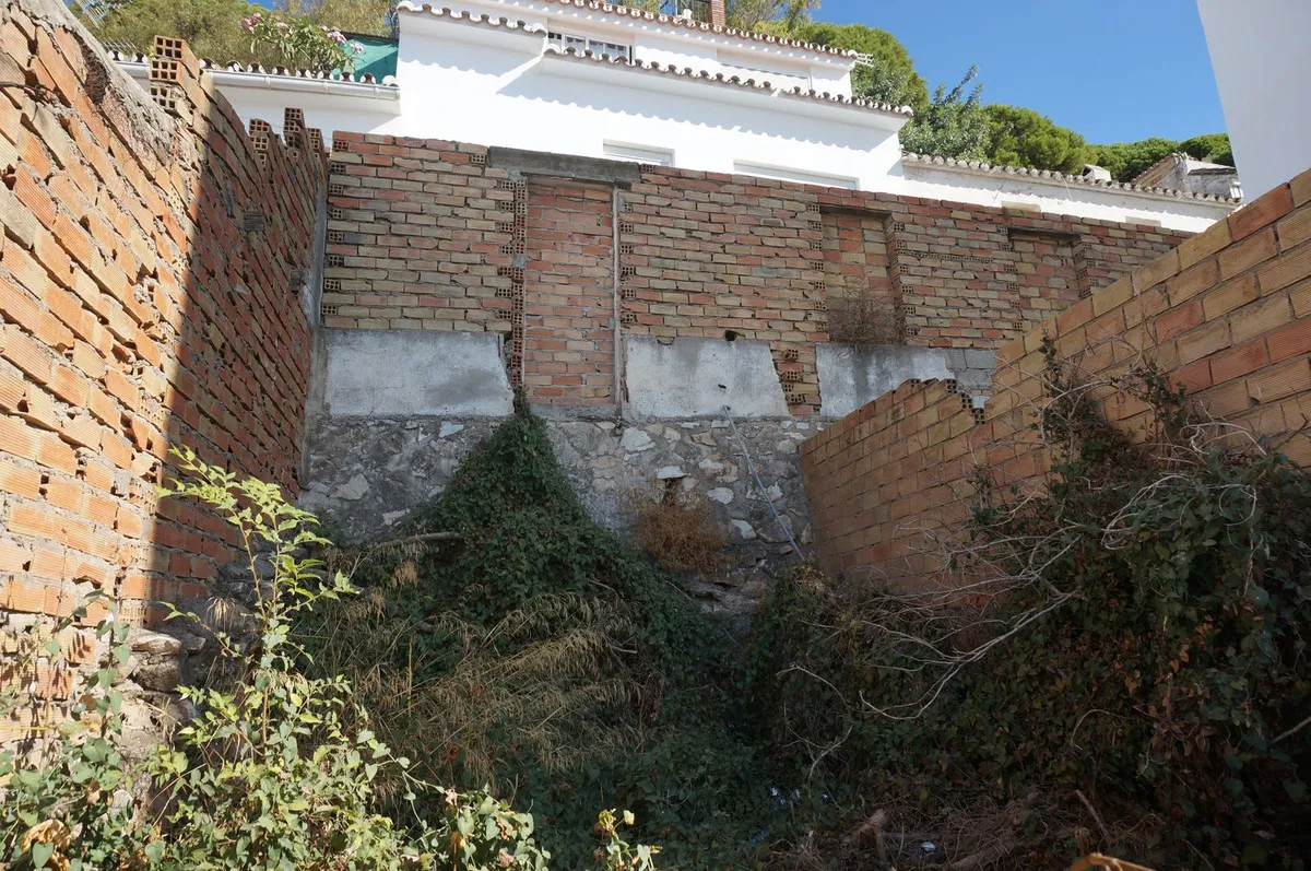 00d9aeee-5b06-4d2d-a48f-292e99f66615