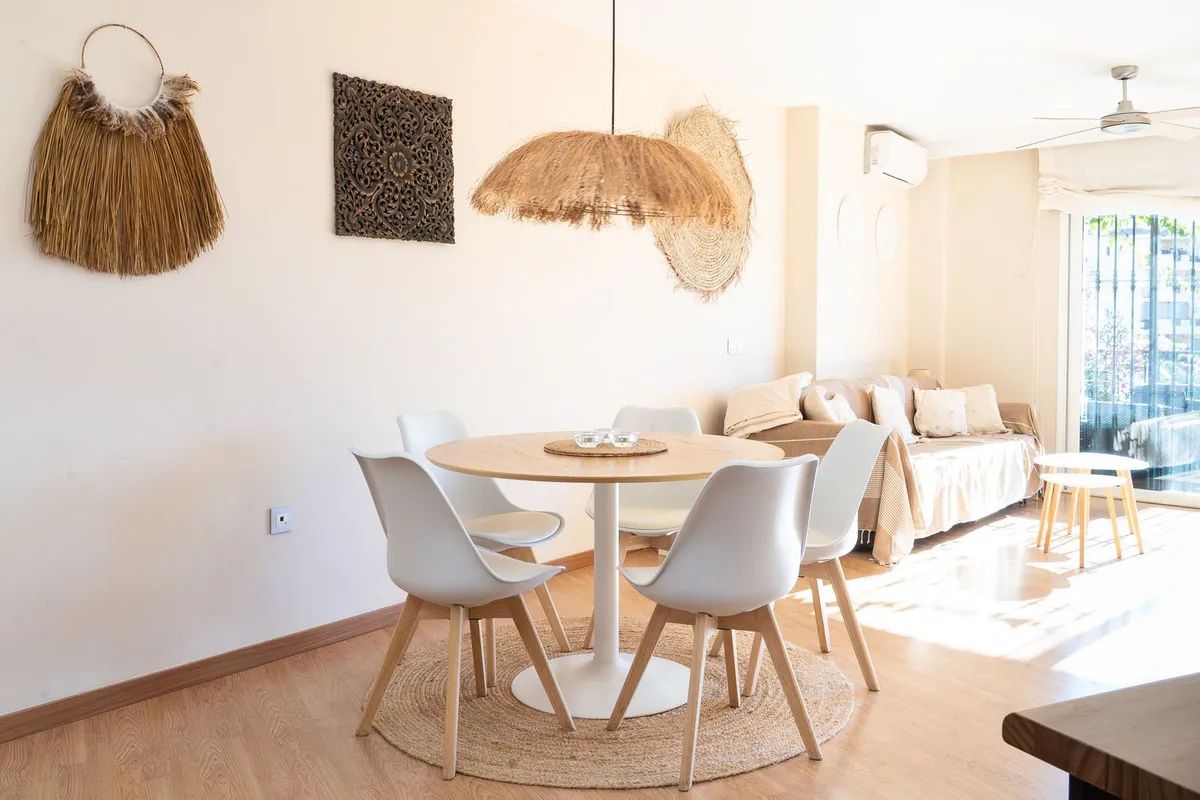 0c3e3b49-5617-4a4b-a915-a19084490047