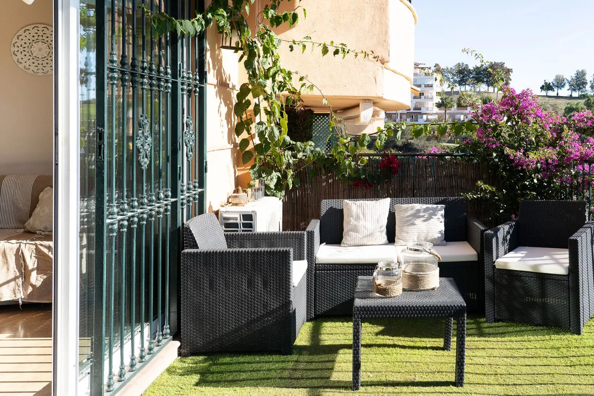 b73bbaec-904e-4e38-b138-8e972b283aa6