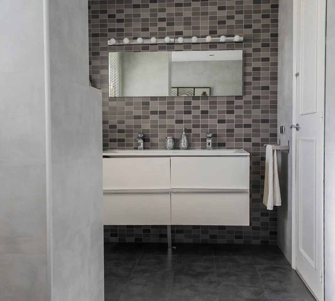 0ac83f45-4d0b-44e7-b65a-d17953117562