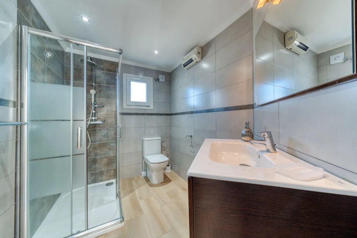 a96ae148-c2a2-4e60-a99a-ba512d9af87d