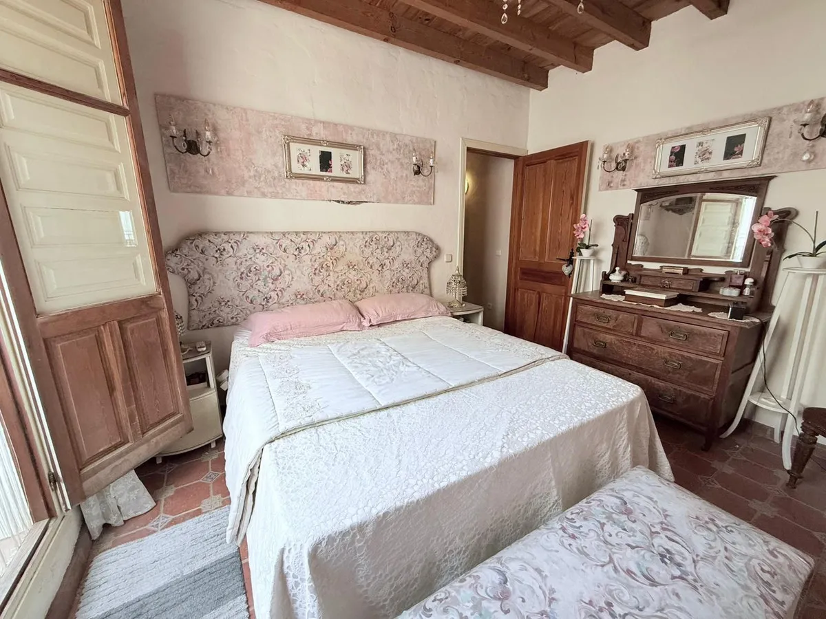 572cc1b1-3e7d-499c-868f-42038d7180c0