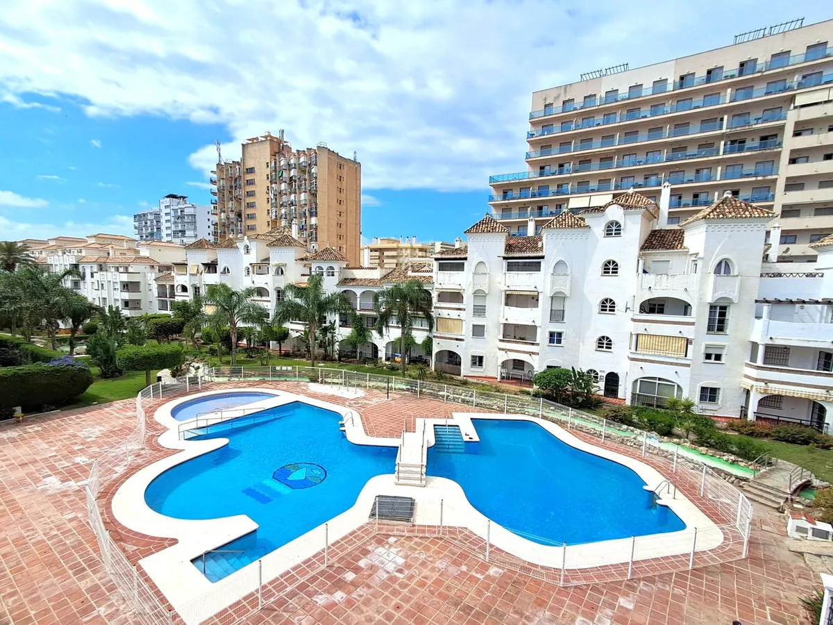Spacious 2-Bed Apartment near Benalmádena Beach